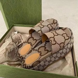 Designer -Hausschuhe Sandalen Plattform Pantoffeln mehrfarbige Flora -Objektträger modische Easy Wear Style Slides Frauenrutschen Schuhe Plattform gestickt