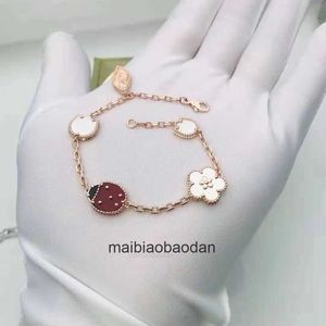 Designer 1to1 Bangle Luxury Jewelry Fanjia v Gold grossa de grossa 18k Rose Gold Seven Star Ladybug Bracelet para mulheres com flores de Weafive com dupla face como um pequeno presente