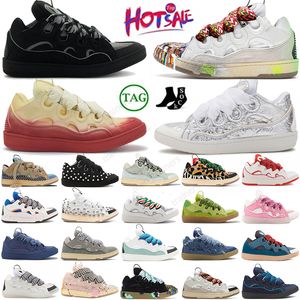 Modekleiderschuhe Luxusdesigner Fashion Leder Curb Sneakers Pairs Männer Frauen Schnürung Außergewöhnliche Trainer Kalb