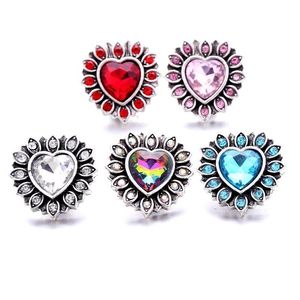 Gabinetes ganchos de strass brilhante prensa de 18 mm Button Snap Clasp Metal Heart Charms para Snaps Jewelry Gholdings Fornecedores Snapper Drop DHTDB