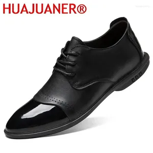 Sapatos casuais masculino 2024 moda primavera outono de lazer calçados calçados masculinos de luxo de couro genuíno oxford tamanho grande