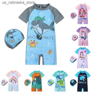 Jednoczęściowe 2024 Toddler Boys and Girls stroje z czapkami letnia stroje kąpielowe dla dzieci nurkowanie na plażę zintegrowane UV Baby Shower Suit Q240418