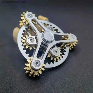 Giochi di novità Rotatore manuale di ingranaggio di precisione All Rotator Fidget Ropper Nine Dente Connection EDC in lega metallica focalizzati sulla riduzione della pressione del giocattolo Q240418