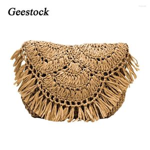 Axelväskor Geestock Summer Beach Bag for Women Casual Handgjorda halm Rattan Tassels Female Crossbody Messenger Purse