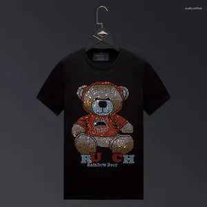 Męskie koszule 2024 Crinestones Bear Cartoon Men Summer Ubrania moda streetwear o szyję cienki t-shirt Camisa Masculina