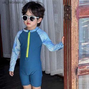 One-Pieces 2024 Summer New Childrens Swimsuit Boys and Girls One Piece Long sleeved Sunshine Swimsuit Childrens Beach Resort Q240418