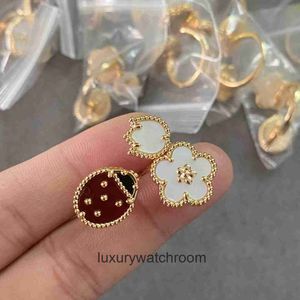 Anelli di gioielli di fascia alta per Vancleff Womens v Gold Ploted Ladybug Ring CNC Precision Advanced Precision Playful Unique e squisito originale 1: 1 con logo reale