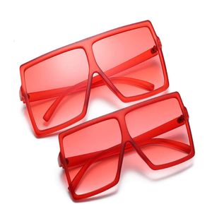 1 Set 2 PCs Mommy und ich Shad Square Sun Glass Frauen Plastik Plastik Flacher Kinder Sonnenbrille 2021Category2734090