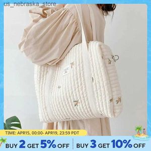 Diaper Bags Korean Style Baby Care Diaper Shoulder Bag for Mummy Embroidery Quilting Organized Cart Q240418