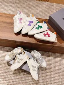 Zhao Lusi's H Dad Rebel Series 2023新しい太い唯一のMatsuke本物の革カジュアルな小さな白い靴