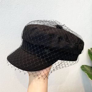 British Retro Navy Hat Ladies Scena Sexy Mesh Octagonowa czapka -rozwijająca się europejska i amerykańska moda dzika beret 240418