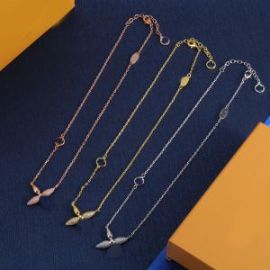 Women Classic Crystal Letter Clover Charm Pendant Necklace Chain Necklace Luxury Designer Necklace Statement Chokers Gold Silver Plated Stainless Steel Jewelry