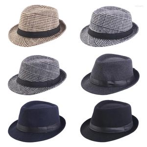Boinas Moda Autumn Inverno Men e mulheres Classic Woolen Plaid Fedora Simple Style British Gentlemen's Hat JDL-11