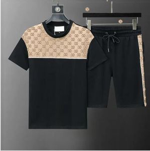 2024 Herrspår T -skjorta Set Shorts Triangle Designer Luxury Movement Set Running Fitness Kit Letter Printing Shorts Fallow
