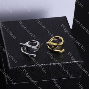 Trendy Mens Womens Titanium Steel Ring Luxury Designer Lovers Wedding Rings Classic Letter Gold Ring High Quality Engagement Jewelry Gift