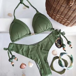 Sexig triangelbaddräkt för kvinnor brasiliansk bikinis halter badkläder Push Up Swimsuit Metal Chain Beach Bikini Set 240416