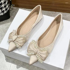 Casual skor plus storlek 34-43 Fashion Woman Elegant Point Toe Sweet Flats Bling Bowknot Pearl Office Female Evening Party Boat