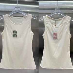 Seksowne kantarowe wierzchołki designerskie bluzki dla dziewcząt damskie croptop render rhinestone kamizelki literowe letnie bawełniane szczupłe rękawe koszulki moda luksusowe ubranie kobiet