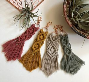 Nyckelring för kvinnor Boho Handgjorda makramsmycken gåva för vänner Keychain Cotton Rope flätad Tassel Color Pendant Fashion J03069521184