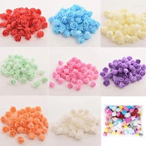 装飾的な花100pcs 3cmローズ人工花ヘッドホームリース用品ウェディングパーティーPe Foam diy Crafts Decoration