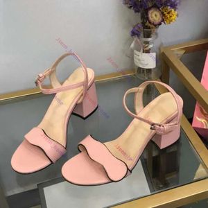 G Klassische Frauen Gicci rutschen Sandalen Leder Leder mittelgroße Heeled Schuhe Klassische Designer Metal Wildleder Party Sexy Mules Heels Einfache und elegante Frauen Guuui Sandalen 851