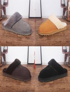 Men Women Designer Slippers Slides Sandals Flip Flops Classic Winter Keep Warm Scuffs Cotton Rubber Fabric Plush Indoor Mens Slipp5064967