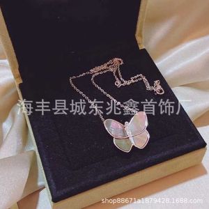 Designer Brand Van Butterfly Necklace Womens Thick Gold Electropated Rose Lock Bone Chain White Fritillaria Grey