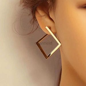 Other Retro Minimalist Square Earrings Irregular Stud Earrings New Exaggerated Cold Wind Fashion Earring for Women Opening Accessories 240419
