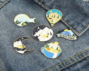 Sky Mountain Shape Alloy Brosches Coffee Moon Explore Camping Model Pins Balloon Circle Ryggsäck Hat Badge Jewelry Whole Acces1660053