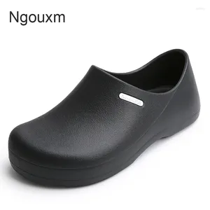 Scarpe casual ngouxm uomini chef donne donne non slittamento da cucina a prova di olio impermeabile cottura