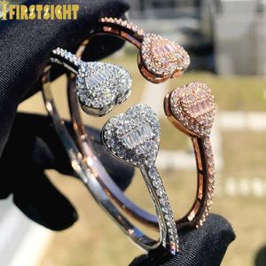 2024 Iced Out Bling Open Heart Bracelet Gold Silver Color Cz Hearts Charm Bangle for Women Luxury Hip Hop Jeia 240323