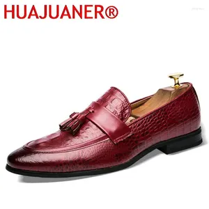 Casual Shoes Loafers Mens Luxury Slip On Formal Classic Tassel Pointed Toe Fashion Men Manlig bekväm sommar