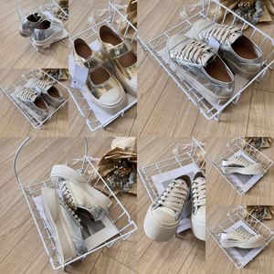 2024 Buty swobodne buty designerskie Women Vintage Treakers Sneakers Złota srebrna koronkowa w górę rzep rozmiar 36-40 Klasyczne wygodne gai złotą białą bezpłatną wysyłkę