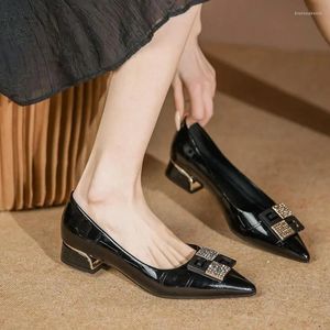 Casual Shoes Sltnx Square Buckle Bright Leather Single For Women French Patent Low Heel tjock liten svart