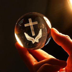 Decorative Figurines 60mm Crystal Engraving Ball Cross In Both Hands Snow Globe Home Ornaments Glass Sphere Crafts Light Shadow Art Desk