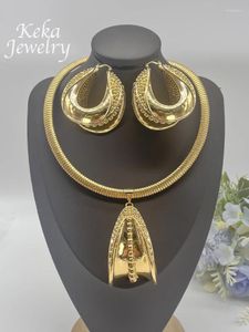 Halskette Ohrringe Set Dubai Mode Frauen Gold plattiert 22.000 exquisite Schmuck Amerika Afrikanische Braut Hochzeitsfeier Geschenke