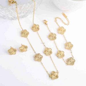 Pendant Necklaces Never Fade Stainless Steel Chain Clover Geometric Plant Flower Gold Plated Necklace Earrings Ring Bracelet Set Womens Luxury 240419