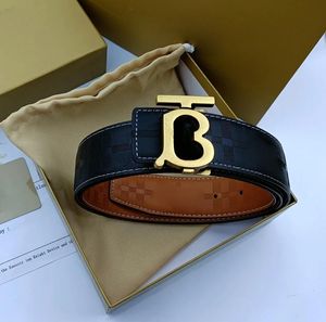 Designergürtel Frau Luxus Leder Triumphgürtel Herren Lady lässige glatte Schnalle Gürtel im Freien Retro -Metallgürtel mit Box Favorit