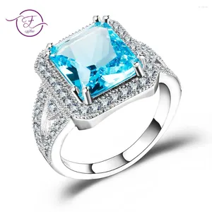Cluster Rings Fashion Sky Blue Topaz Wedding Anniversary For Women 925 Sterling Silver Jewelry With Austrian CZ Wholesale