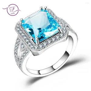 Cluster Rings Fashion Sky Blue Topaz Wedding Anniversary для женщин 925 Серебряные украшения с австрийским CZ Wholesale