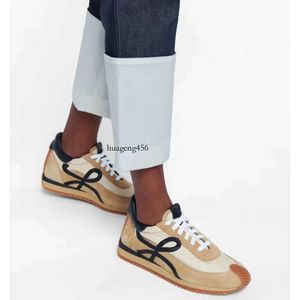 2024 Top Andersondesigner Loewve Casual Shoes Loewew Flow Runner in Nylon and Suede Lace Up Forrest Gump Sneaker with a Forrest Hone 고무 신발 467