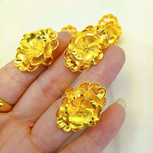 Internet -Promi -Ring modische und vielseitige leichte luxuriöse elegante exquisite goldene trendige große Blume