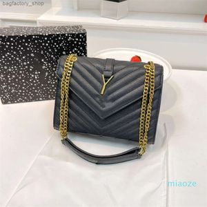 Designer de bolsas vende bolsas de marca Small Square Bag Square