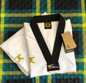 Nova chegada Jcalicu Breathable World Taekwondo Uniformes de alta qualidade super leve WT JCALICU Taekwondo DOBOKS9737156