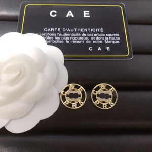 Boutique Gold-plattierte und versilberte Ohrringe Designer Neues runde modische Design hochwertiger Ohrringe hochwertiger Buchstaben Design Ohrringe Box