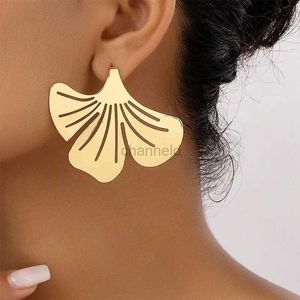 Other Ethnic Personality Irregular Leaf Metal Earrings for Women Girls Exaggerated Vintage Gold-plated Leaf Earrings Fashion Jewelry 240419
