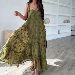 Grundläggande casual klänningar Fashion Casual Sling Vacation Floral Dress Summer Beautiful Off Shoulder Long Dress Elegant Women 2024 Solid Big Hem Party Dress 240419