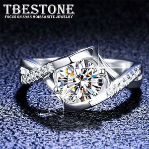 ウェディングリングTBESTONE 0.5/1CT SIDE HOLLOW HEART HEART HEART MOISSANITE DIAMOND S925 STERLING SILVER SLACLINGパーソナライズされたリング女性ブランドファインジュエリー240419