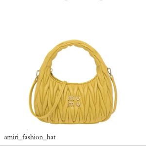 Mui Mui Bag Women's Designer Cleo Shourdle Handbag Under Armpit Crossbody Bag Zipper閉鎖ソフトレザーミニブラックベージュメタルレタリングホリデー1105