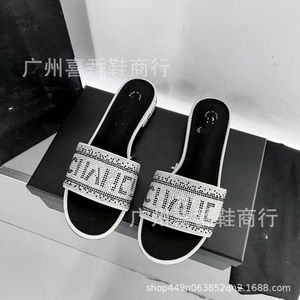 Little Feng Shui Diamond Letter One Letter Cool Drag 2024 Spring/summer Round Head Color Block Leather Light Luxury Fashion Women's Shoes